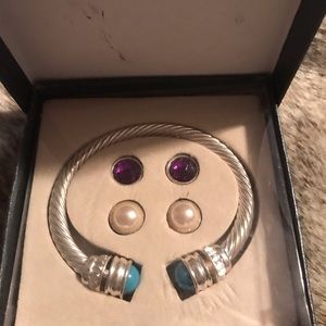 Costume Bracelet with multi color change gems